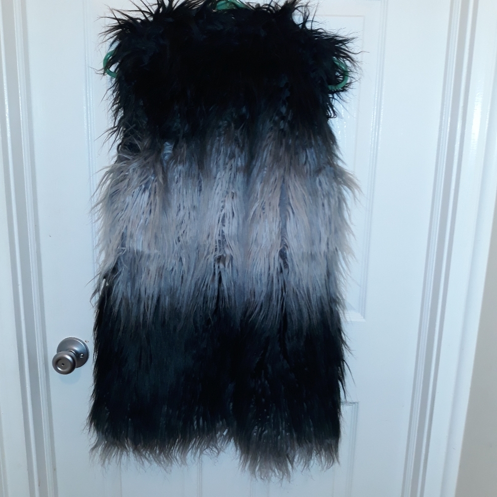 Vest - Picture 6 of 8